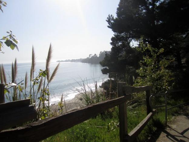 Looking toward Capitola from the pavilion area. Hilltromper photo. 