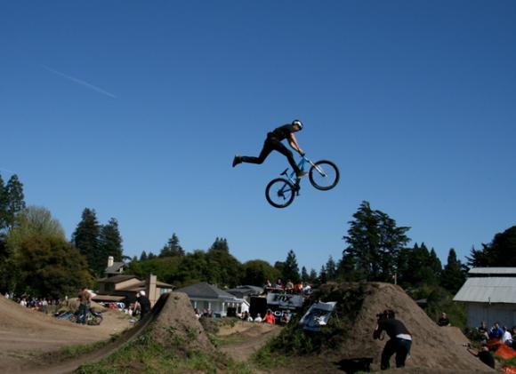 Catching air — fun for the participant and the audience! Photo by Karen Kefauver. 