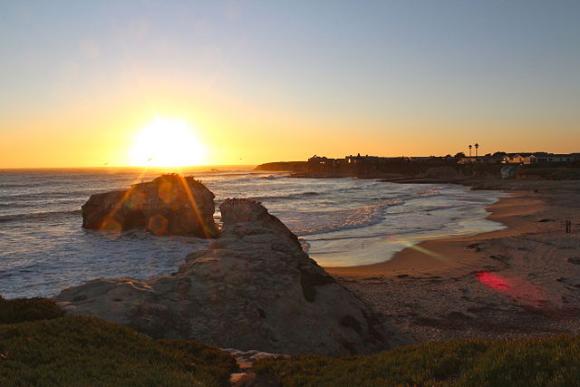 Soak it up—starting this Sunday the sun sets an hour later. Photo by J.L.F. Hu.